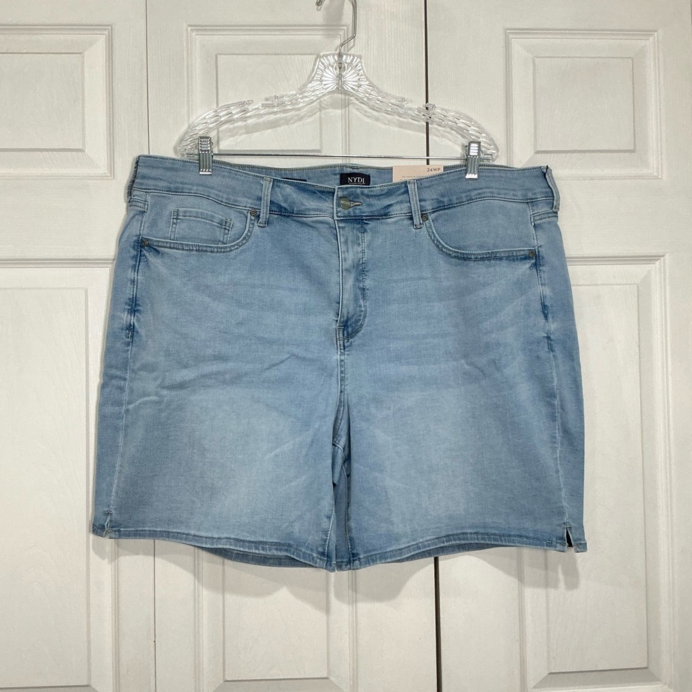 🩷 NWT NYDJ Ella Blue Denim Jean Shorts - 24WP